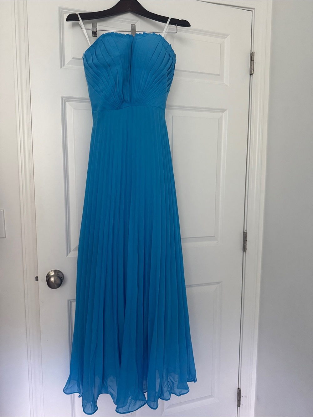 Elegant Blue Strapless Pleated Maxi Dress